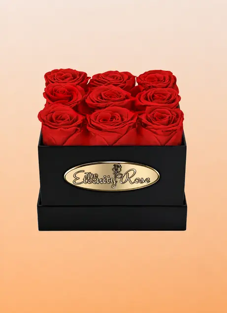 Preserved boxed roses